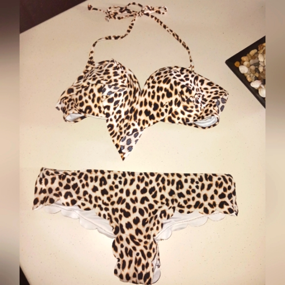 VS Flowy Scalloped Leopard Print Bikini Set